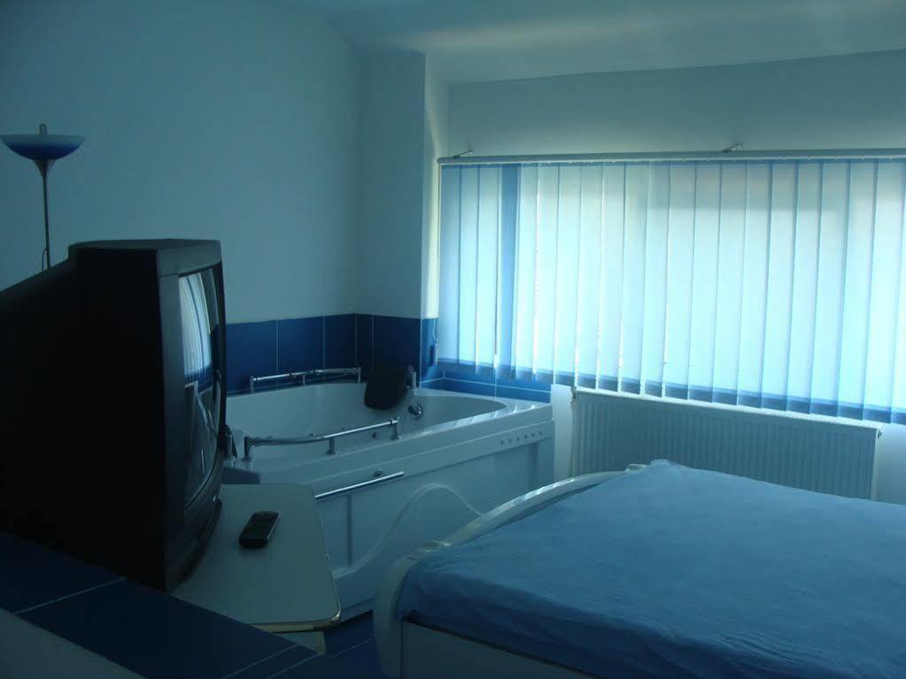 Pension Eclipse Oradea Exterior photo